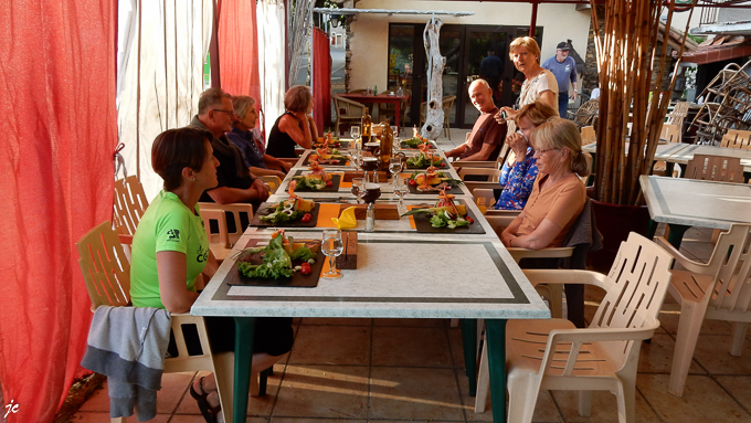au restaurant Un Dimanche à la Campagne, la tablée