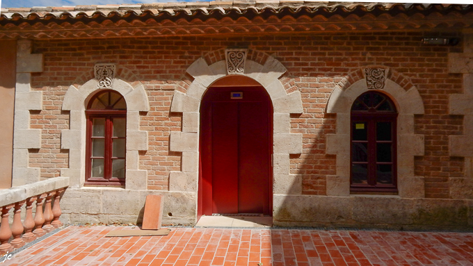 un ancien bâtiment industriel à St Jean du Gard