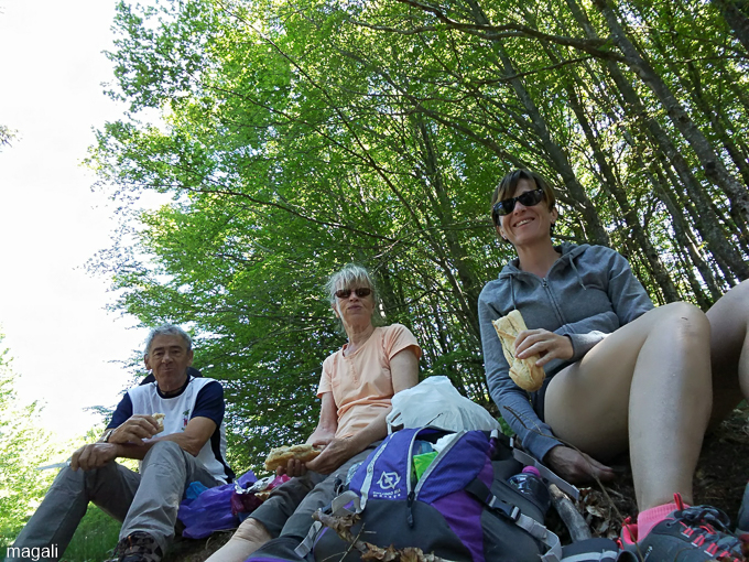 le pique nique sur le versant du signal du Bougès