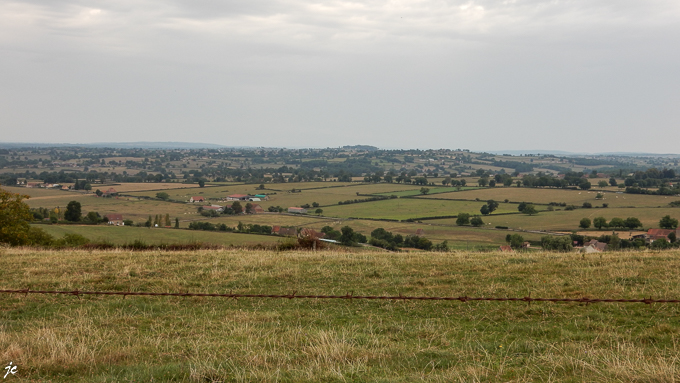 le paysage près d'Oyé en Bourgogne
