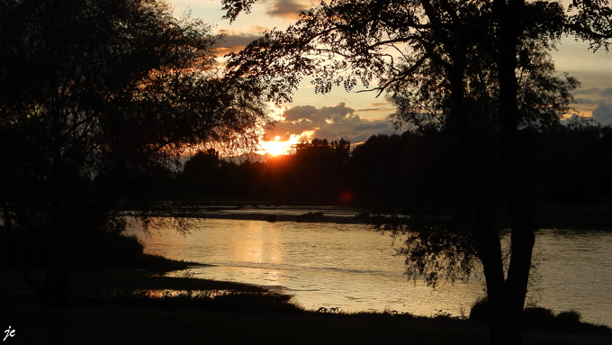 le coucher de soleil à St Benoit sur Loire