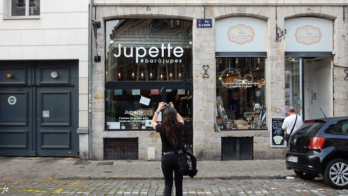 Jupette, bar à jupes