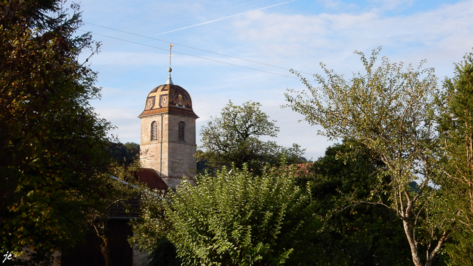 le clocher de l'église de Busy