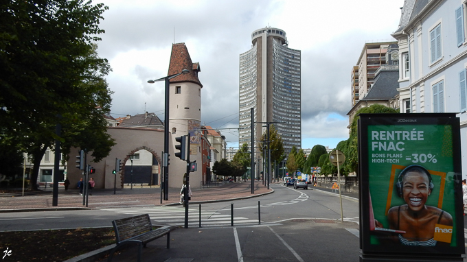 la tour du Bollwerk et la tour de l'Europe