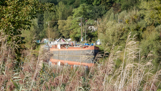 la péniche sur le Doubs à Montfaucon