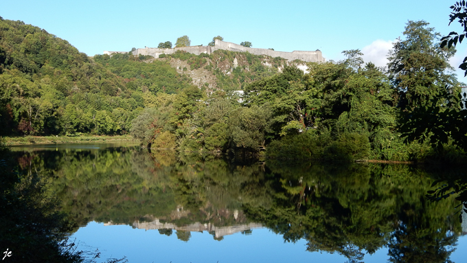 à l'arrivée sur Besançon, les remparts de la Citadelle