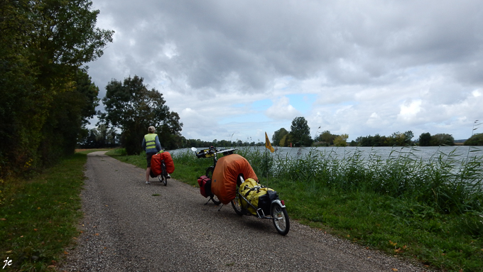 au bord de la Saône près de Pagny le Château