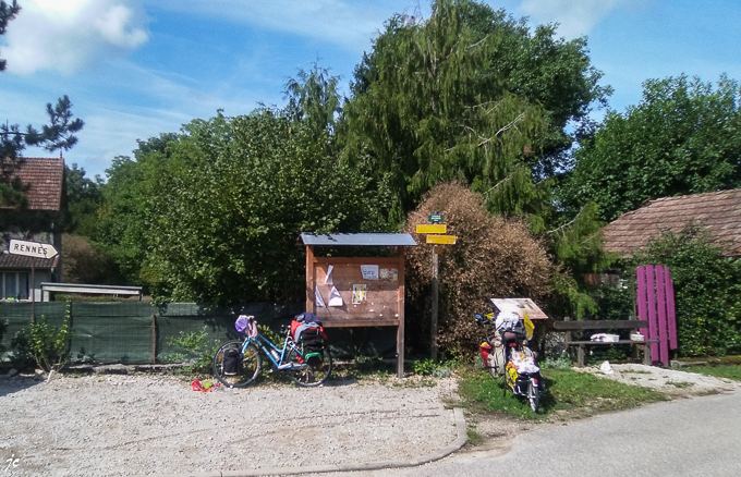 l'arrêt déjeuner à La Chapelle sur Furieuse