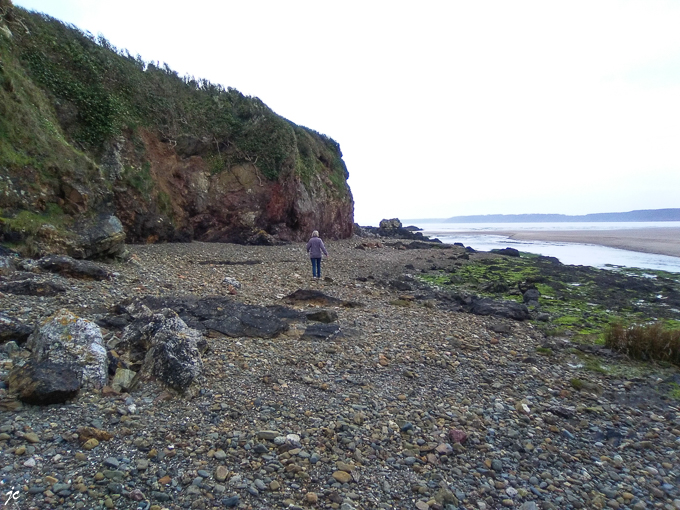 Simone dans l'aber à marée basse