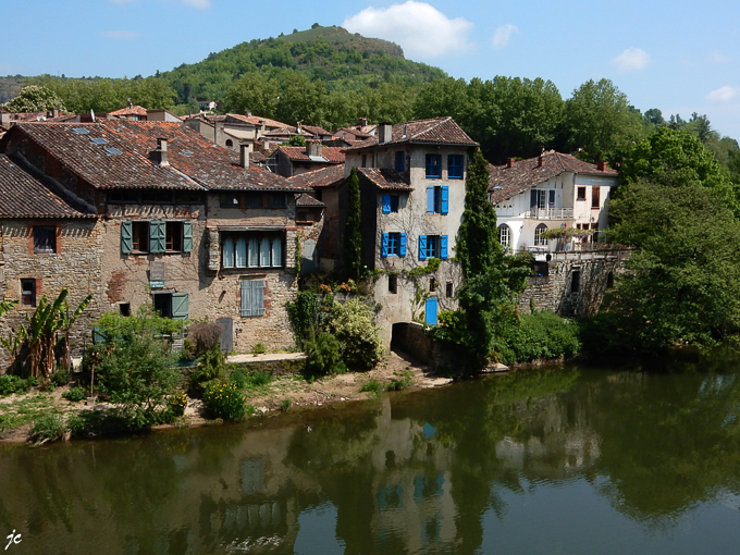 l'Aveyron au pied de St Antonin Noble Val