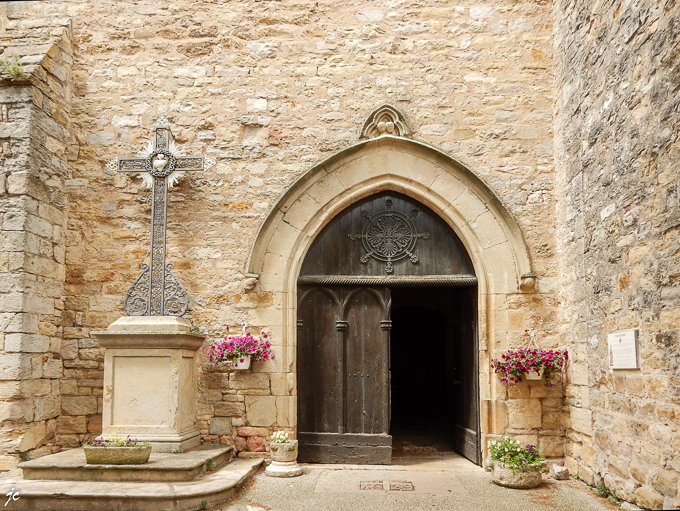 le portail de l'église St Corneille