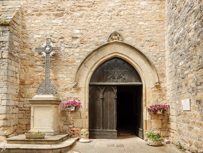 le portail de l'église St Corneille