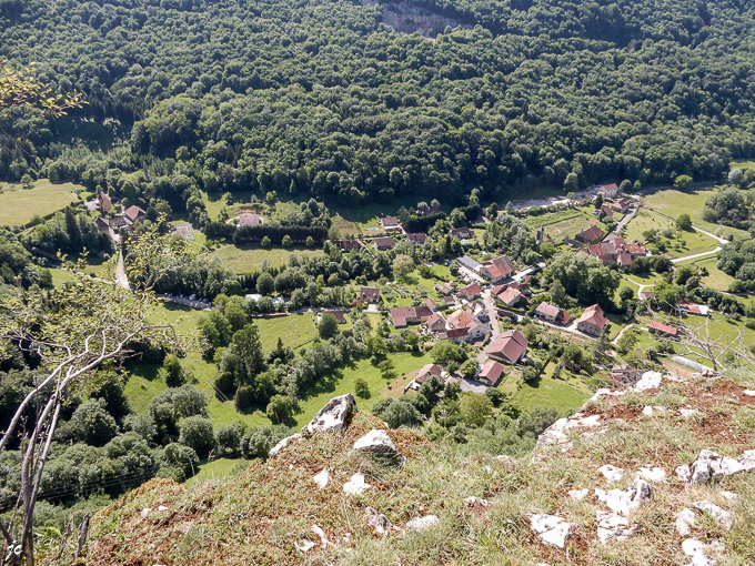 Les Planches vus du sommet de la falaise à La Châtelaine