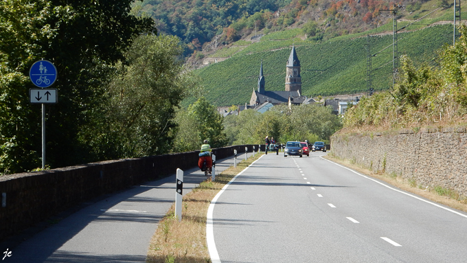 sur les bords de la Moselle l'entrée à Hatzenport