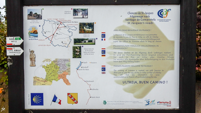 le panneau d'information du GR5 en France