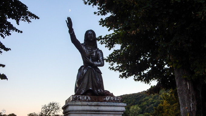 la statue de Jeanne d'Arc à Domrémy la Pucelle