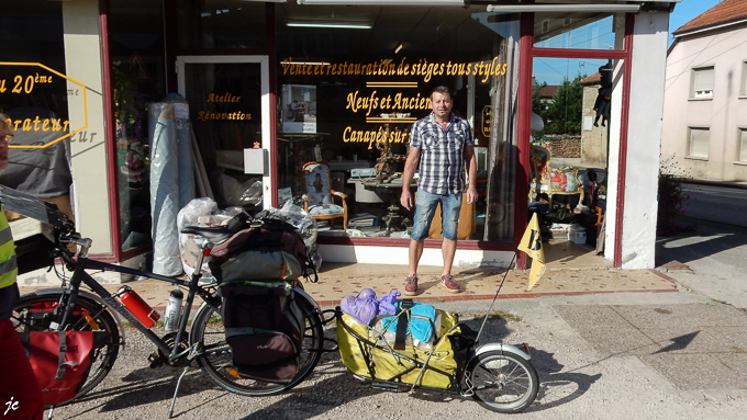 Sébastien le tapissier sympa à Liffol le Grand