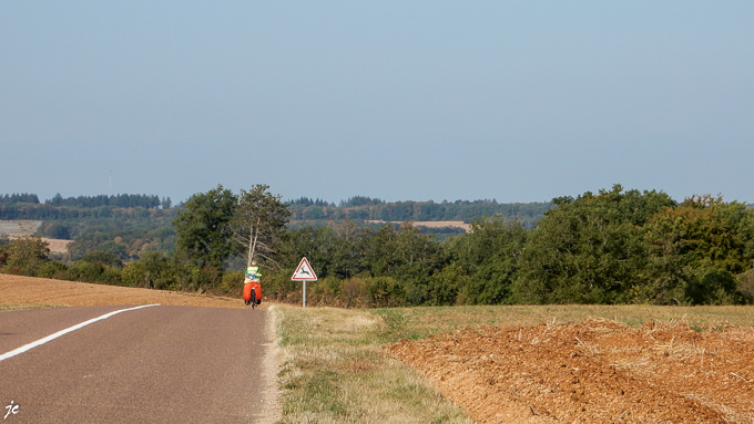 Simone sur la D103 entre Quincerot et Bierry les Belles Fontaines