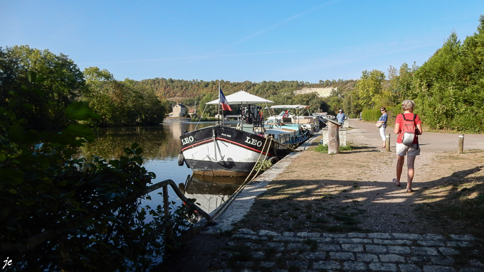 les bateaux sur la Cure