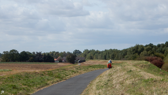 la levée près de St Aignan le Jaillard