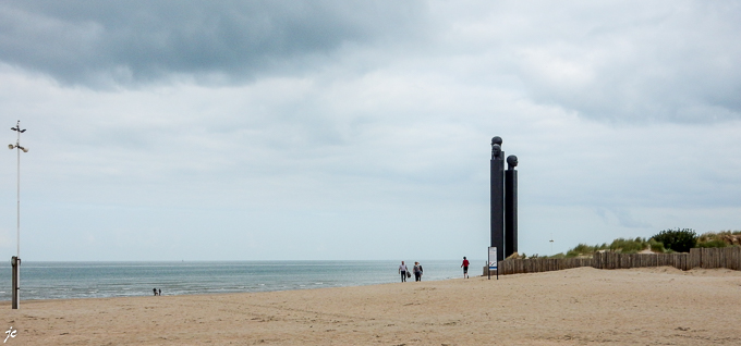 la plage et la sculpture à De Panne