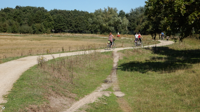 la piste cyclable près de Renessee
