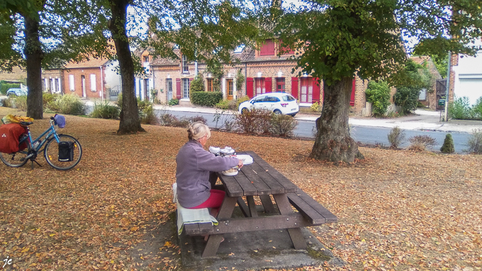 le déjeuner à La Ferté Saint Aubin