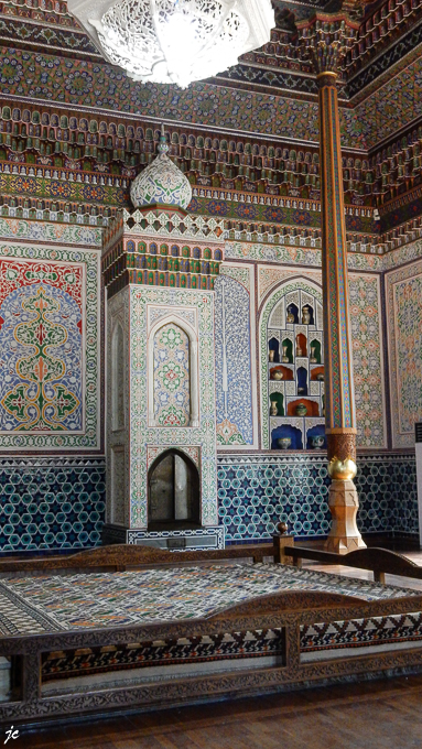 dans le musée des arts appliqués de Tachkent